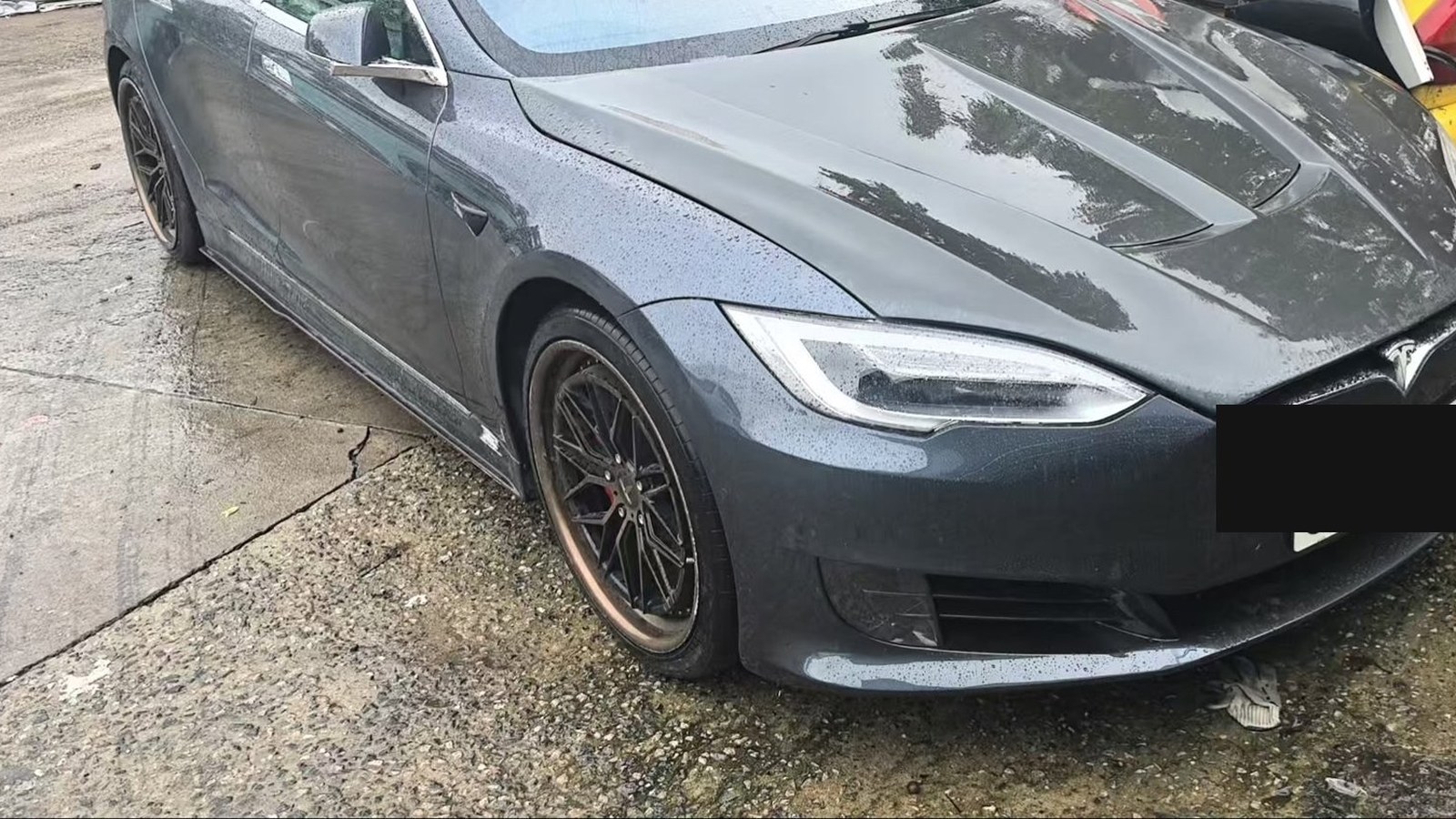 Tesla Model S 修復完成交車前狀態