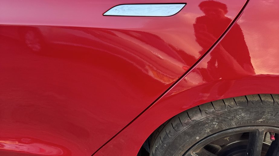 Tesla Model S 後門同沙板修復噴油後